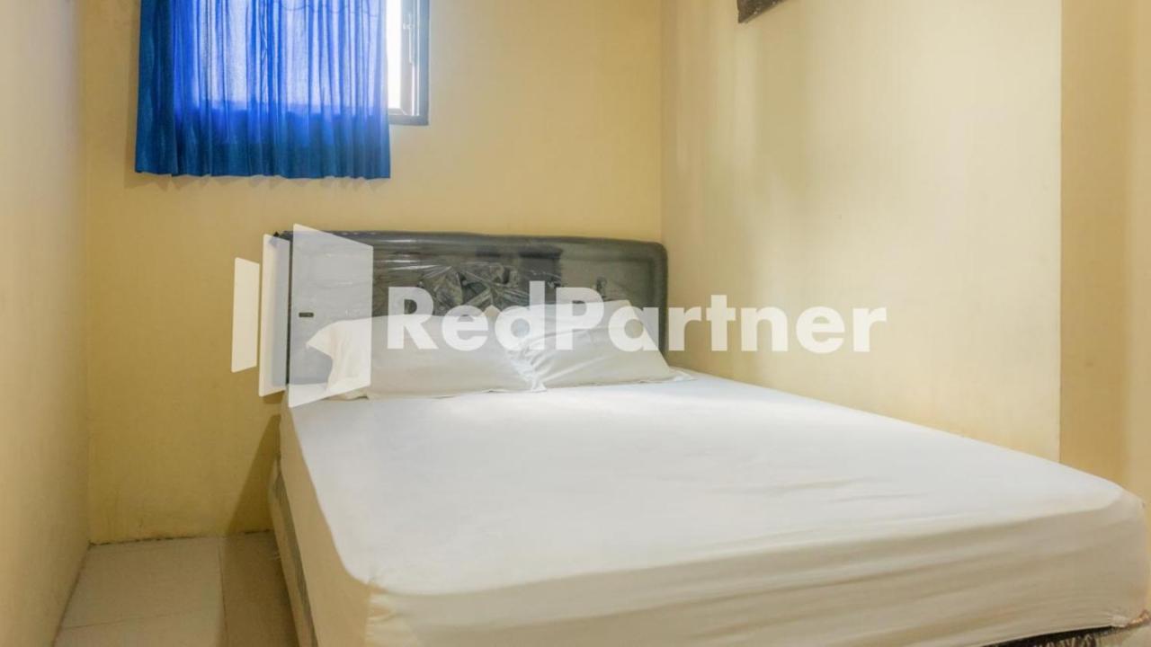 Vandhela Homestay Syariah Mitra Reddoorz Surabaya Esterno foto