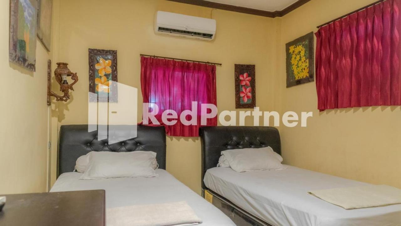 Vandhela Homestay Syariah Mitra Reddoorz Surabaya Esterno foto