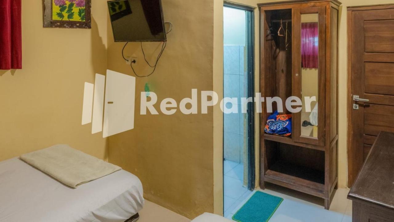 Vandhela Homestay Syariah Mitra Reddoorz Surabaya Esterno foto