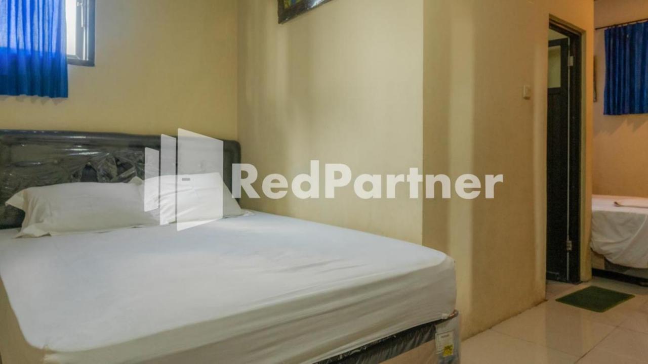 Vandhela Homestay Syariah Mitra Reddoorz Surabaya Esterno foto